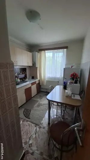 De vanzare apartament 3 camere - imagine 2