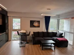 Vanzare apartament 2 camere Sinaia mobilat - imagine 2