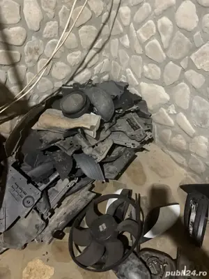 capota clio, stopuri, faruri, etc - imagine 6 capota clio, stopuri, faruri, etc - imagine 6