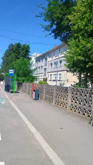 Vand apartament 2 camere , caramida, et 2 din 2, pod ofertant ,pivnita , curte cu multa verdeata  - imagine 7