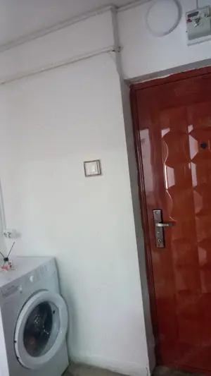 Vând apartament cu 3 camere 