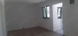Vând Casa  an Gri  cu Gradina - imagine 2