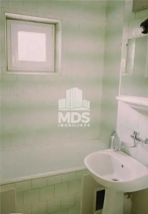 Transformat in 3 camere la parter cu balcon, mobilat - imagine 7