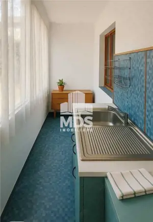 Transformat in 3 camere la parter cu balcon, mobilat - imagine 3