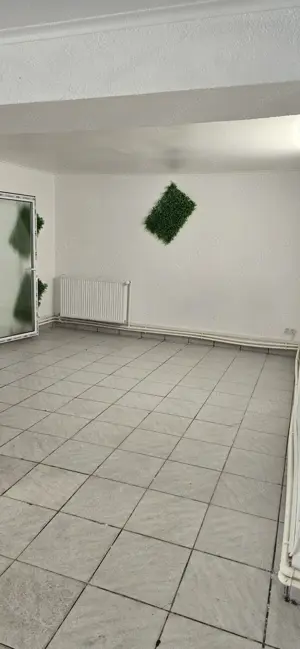 Închiriez spațiu comercial  - imagine 2