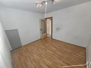 Resita, 2 Cam. Cf. 1, Et. 1, Bulevard, Micro 1 - imagine 4