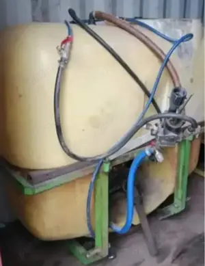 Bazin de 500 de litri cu pompa in Stare  buna pompa functioneaza ci