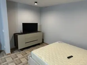 Ofer spre inchiriere ap cu o camera in zona metalurgiei 