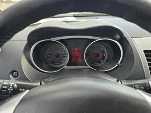 Mitsubishi Outlander 2.0 DI-D Instyle - imagine 3