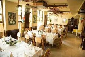 Hotel 4 stele, zona Pta Victoriei,cu restaurant si crama,comision 0 - imagine 5