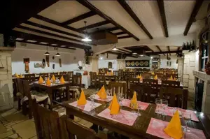 Zona Pta Victoriei, Hotel 4 stele, cu restaurant si crama,comision 0 - imagine 17