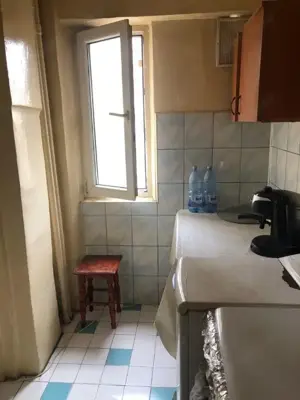 Inchiriez garsoniera in zona titan