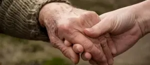 Caut URGENT ingrijitoare batrana 79 de ani, regim INTERN - 5000 Lei ! - imagine 2