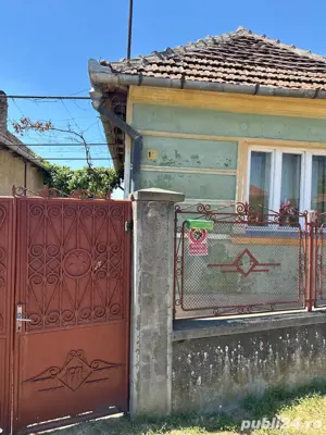 De  VANZARE Casa si teren