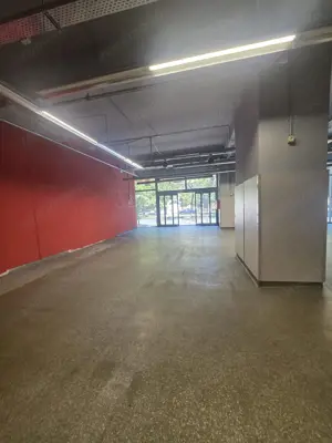 Piata Victoriei 638 mp vitrina 18 m vizibilitate buna