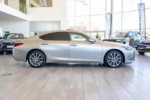 Lexus ES 300h 2.5 Hybrid Automat - imagine 5