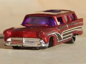 Macheta Ford Ranch Wagon 1955 Crate Hot Wheels sc 1:64 uzat - imagine 2