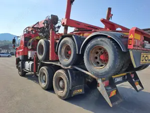 De vanzare Autoutilitara marca DAF transport busteni cu macara - imagine 2