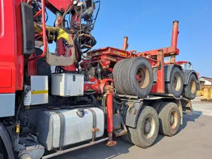 De vanzare Autoutilitara marca DAF transport busteni cu macara - imagine 3