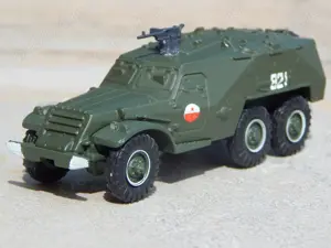 Macheta masina blindata transport sovietica BTR-152 1950 1:72 +ambalaj