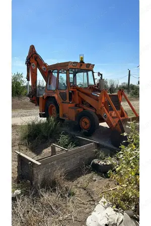 Vând  pachet utilaje agricole și buldo excavator
