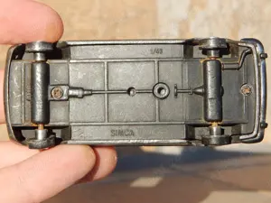 Macheta Simca 1100 1968 scara 1:43 uzata cu multe lipsuri pt diorame - imagine 5