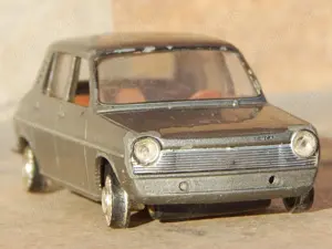 Macheta Simca 1100 1968 scara 1:43 uzata cu multe lipsuri pt diorame - imagine 2