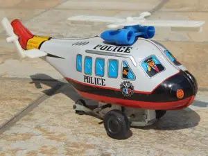 Jucarie elicopter politie din tabla fabricat Coreea cu motoras 15 cm
