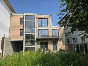 Vand casa in parcul sub arini