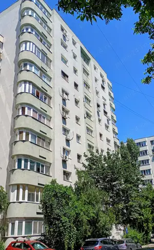 Proprietar vânzare 2 camere zona 13 Septembrie 