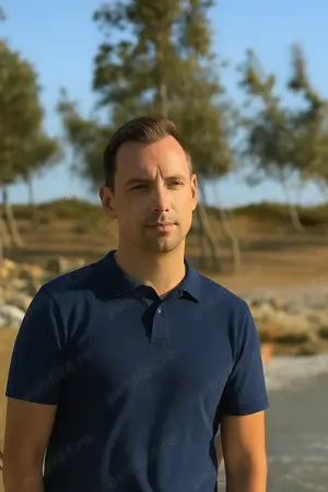 Un bărbat grijuliu pentru o femeie mai tânără