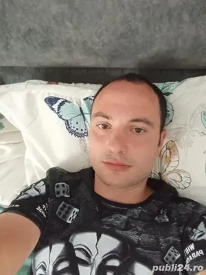 caut de lucru in ori ce domeniu  decat sambata si duminică 