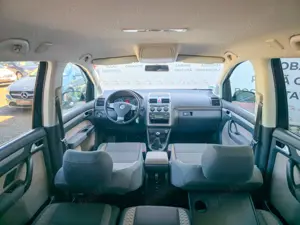 VW TOURAN CROSS 2.0Diesel, Livrare Gratis. Garantie 12 luni. Test Drive. Buy-Back(schimb auto) - imagine 8