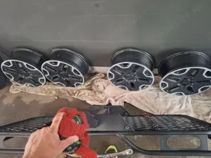 Vând set 4 jante jeep  renegate perfecta stare impecabile