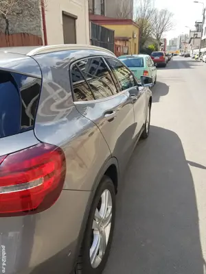 Mercedes Gla 220d 4matic 180cai proprietar in acte  - imagine 4