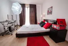 Colaboratori chat pentru femei si cupluri