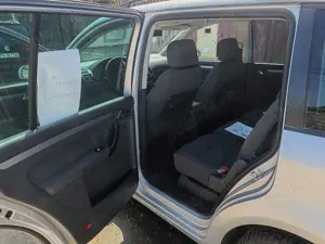 VAND Volkswagen Touran 7 Locuri - imagine 7