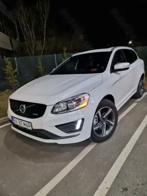 Volvo xc 60 r-design d5 215 cp