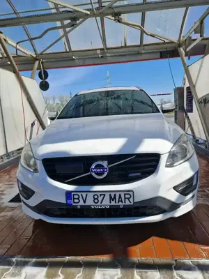 Volvo xc 60 r-design d5 215 cp - imagine 9