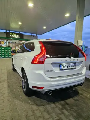 Volvo xc 60 r-design d5 215 cp - imagine 7
