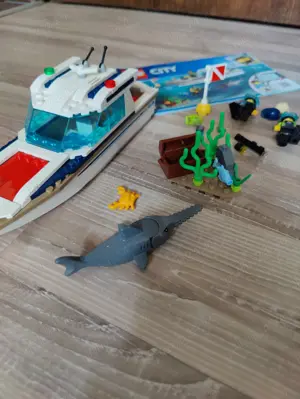  LEGO City 60221 - Diving Yacht