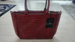 Geanta moderna si încăpătoare 