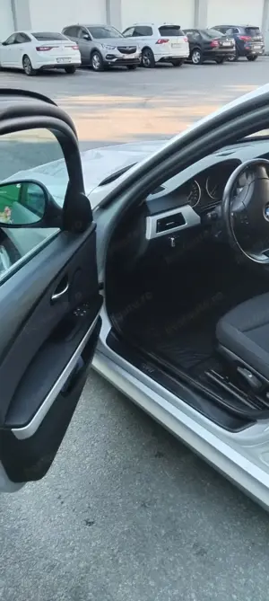 Vand BMW 318d 2010 automat pret 3950euro