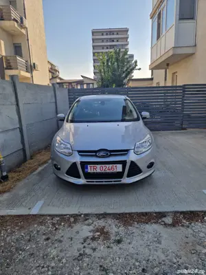Vând Ford Focus 1.0 EcoBoost benzină