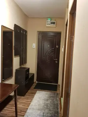 Închiriez garsoniera transformata in 2 camere , zona Sărari, lângă Liceul Henri Coandă! - imagine 4