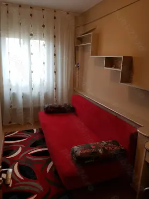 Închiriez garsoniera transformata in 2 camere , zona Sărari, lângă Liceul Henri Coandă! - imagine 3