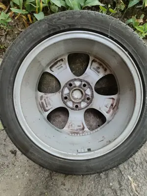 Vând jenți echipate cu pneuri  Pirelli de 17 inch pentru gama Audi, VW, Seat,  Skoda