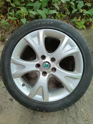 Vând jenți echipate cu anvelope  Pirelli de 17 inch pentru gama Audi, VW, Seat,  Skoda - imagine 2