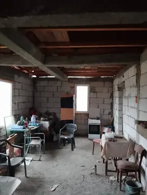 casa de vanzare cu rau care trece prin spatele terenului ! Suprafata teren 1900m2 - imagine 9