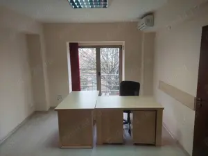 Inchiriez birouri individuale 35 mp ! - imagine 9 Inchiriez birouri individuale 35 mp ! - imagine 9